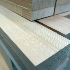 Wszechstronne zastosowanie drewna klejonego KVH w pracach konstrukcyjnych