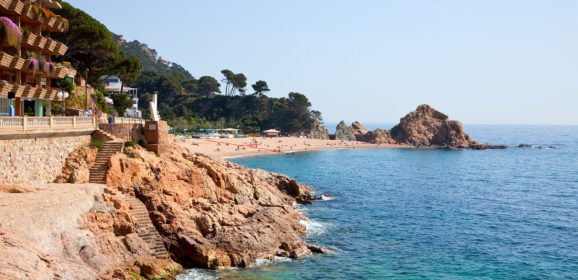 Domy na sprzedaż na Lazurowym Wybrzeżu z AAA Riviera